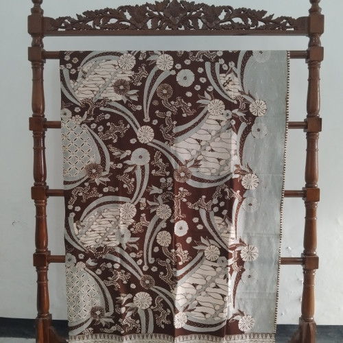 Kain Batik Tulis Motif Lereng Mix Bunga Dahlia Warna Hijau Sage Soga (Sarimbit) + Iket