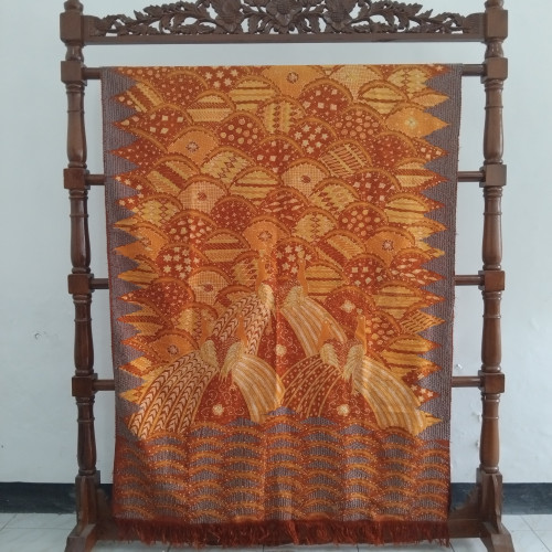 Kain Batik Tulis Tenun Bulu Sutra Motif Merak Ngibing mix Sapu Jagad Warna Soga Kuning